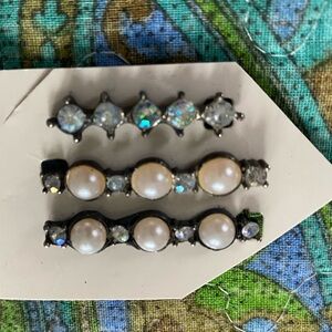 3 barrettes with pearls and rhinestones